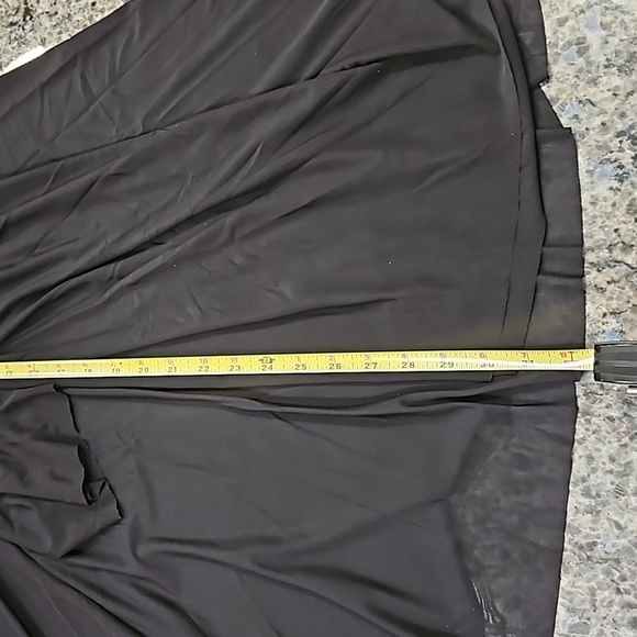 "PROFILE", SZ. M, Polyester and elastic, black, sleeveless cape. - Picture 12 of 14